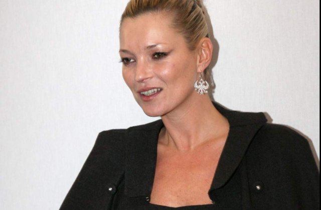 Kate Moss a fost jefuita in propria locuinta