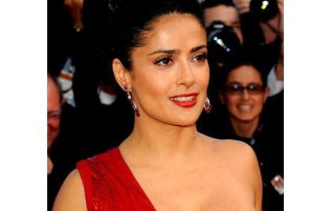 Salma Hayek isi schimba numele
