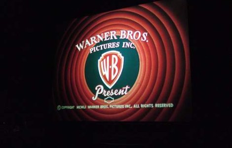Studiourile Warner Bros, acuzate de furt