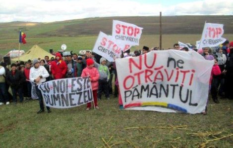 Proteste violente la Pungesti fata de intentia Chevron de explorare a gazelor de sist