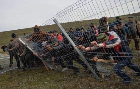 Chevron, plangere la Politie pentru distrugerile provocate de protestatari la Silistea