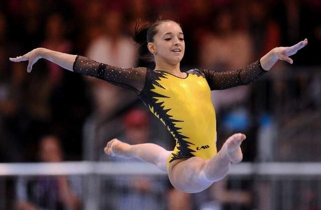 Gimnasta Larisa Iordache, medalie de aur la Cupa Mondiala de la Glasgow