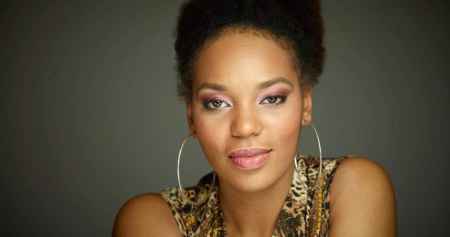 Julie Mayaya si-a lansat primul single