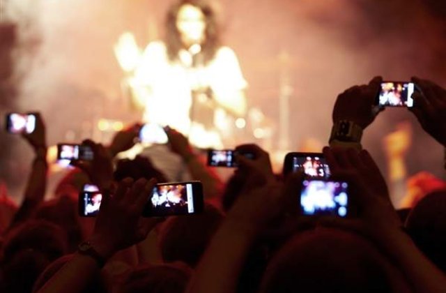 Vrei sa tii minte un eveniment? NU mai face POZE