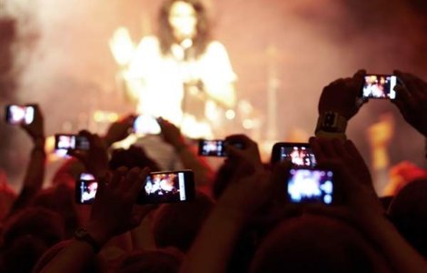 Vrei sa tii minte un eveniment? NU mai face POZE