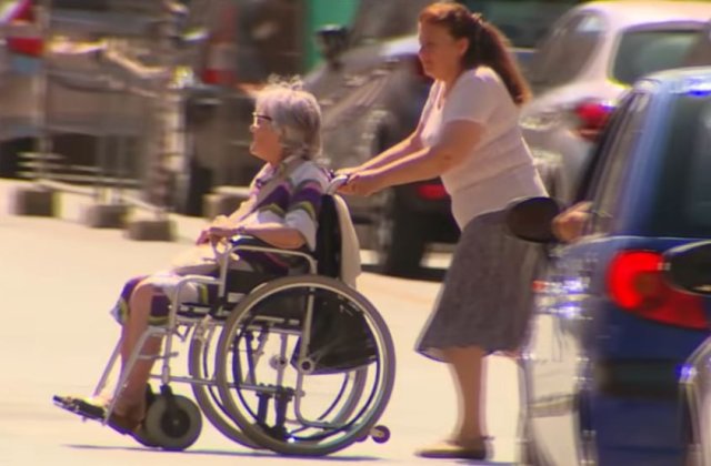 „Ori te vaccinezi, ori pleci!” Badantele neimunizate sunt gonite din Italia 