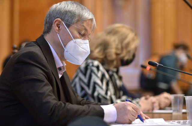 VIDEO Parlamentul se întrunește pentru votul de învestire a Guvernului propus de Dacian Cioloș