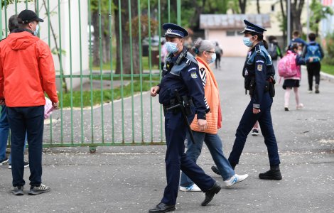 Anchetă în cazul profesoarei care le cerea elevilor să nu se vaccineze