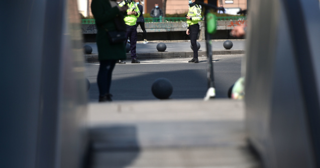 Un copil care a anunțat că se sinucide după restricționarea accesului la un joc online, identificat de Interpol