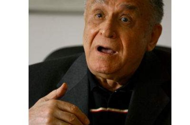 Iliescu: Reprezentantii PDL il jignesc pe directorul FMI