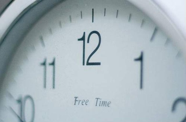 Ce servicii nu lucreaza in cea de-a doua zi de Rusalii?