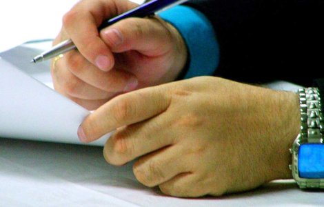 In ce domenii au fost obligati angajatii sa demisioneze?