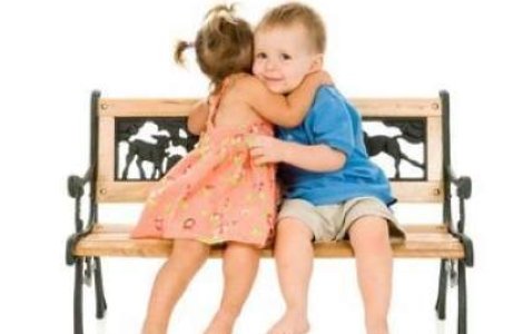 Un copil de doi ani s-a inecat intr-o groapa plina cu apa de ploaie