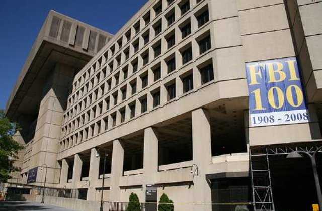 Fost angajat FBI, inchis pentru ca dezvaluit secrete unui blogger