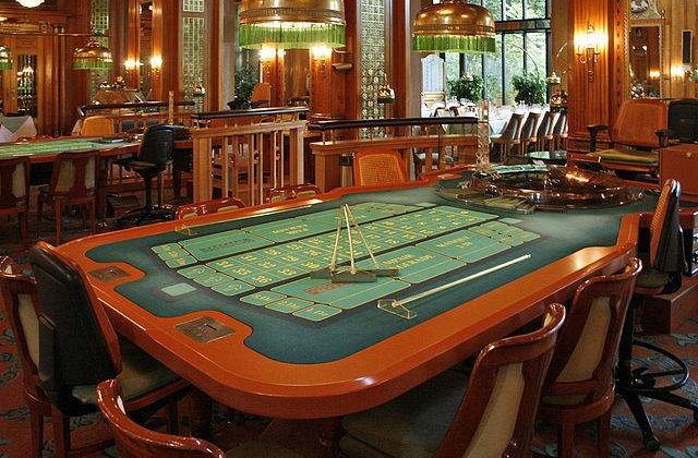 Guvernul majoreaza taxele pentru jocuri de noroc si le calculeaza in euro