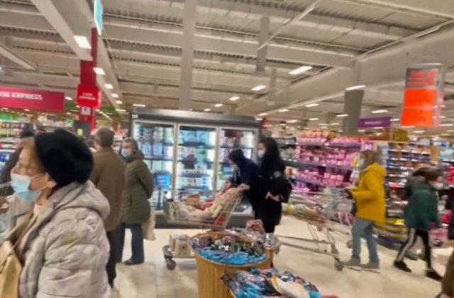 Oamenii au început să-și facă provizii. Carantina e aproape?  