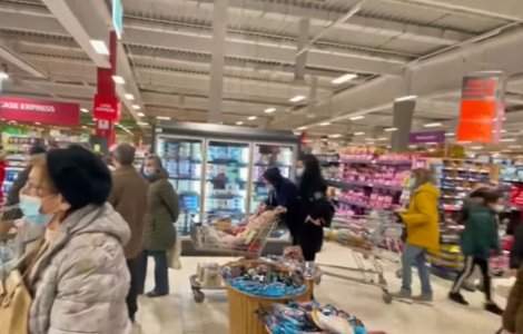 Oamenii au început să-și facă provizii. Carantina e aproape?