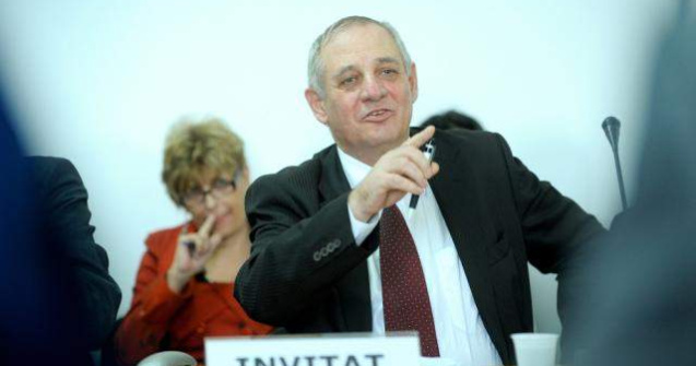 Nicio diferentiere: Toate pensiile scad