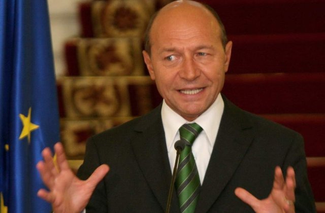 Basescu: Voi semna legea referendumului in data de 14 decembrie, la ora 23.59, in prezenta presei
