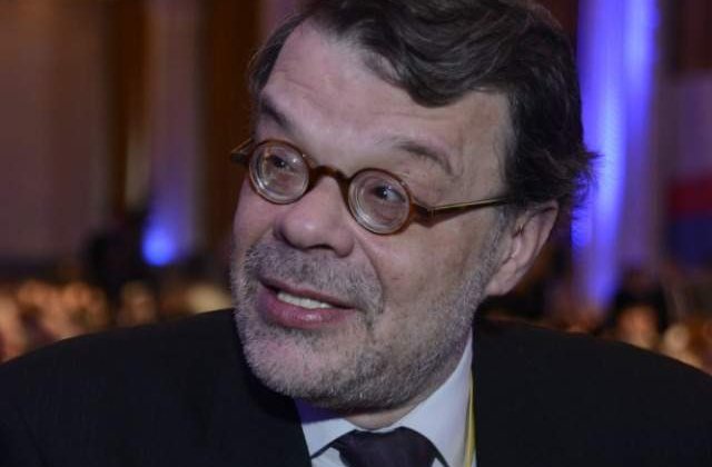 Ministrul Culturii, Daniel Barbu, a demisionat dupa declaratiile privind bugetul HIV/SIDA