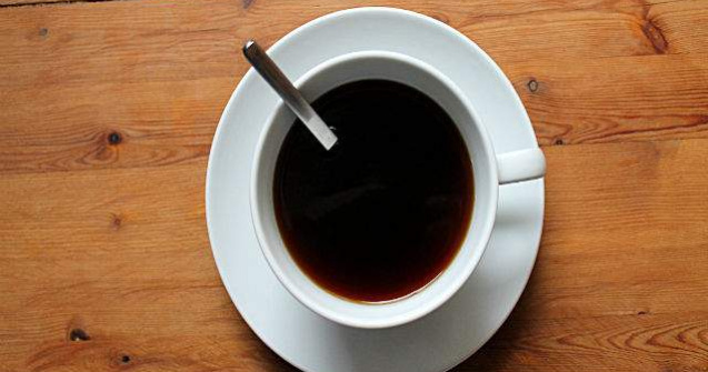 Franta: Clientii unei cafenele sunt taxati pentru lipsa de politete