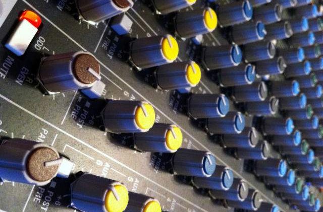 Muzica pop ajuta persoanele cu leziuni cerebrale sa isi recupereze amintirile