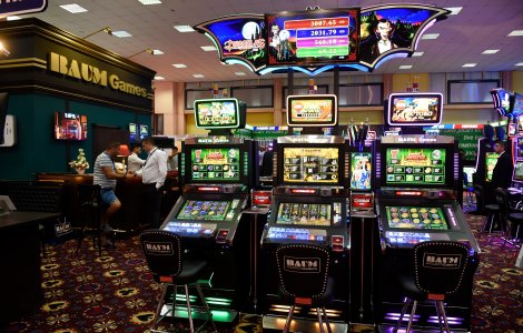 PSD: Coerența restricțiilor este compromisă atunci când închizi școlile, dar lași păcănele deschise