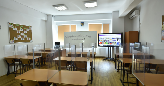 Fondul clasei, o amintire. Cadrele didactice care cer bani de la părinţi riscă amenzi uriașe