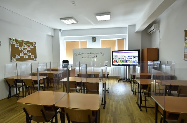 Fondul clasei, o amintire. Cadrele didactice care cer bani de la părinţi riscă amenzi uriașe   