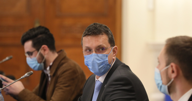 Moșteanu (USR): Proiectul privind certificatul verde va trece la Cameră; vom insista să intre în dezbatere imediat