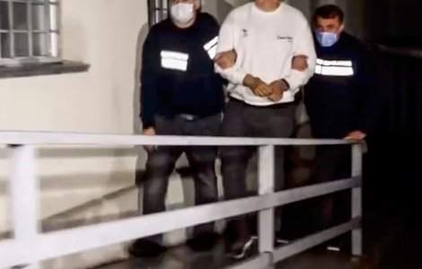 Bibliotecar cu pasiune pentru minore. Plângerile victimelor, neluate în seamă fiindcă fiul e polițist