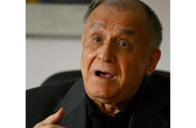 Iliescu: Boc foloseste "infometarea ca mijloc de asigurare a securitatii"