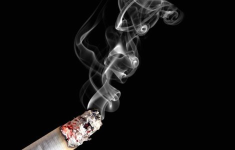 In cinci ani, un roman fumeaza banii pentru o masina noua