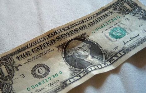 Desi a scris istoria tarii sale, are o pensie de 1 dolar