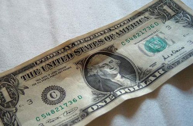 Desi a scris istoria tarii sale, are o pensie de 1 dolar