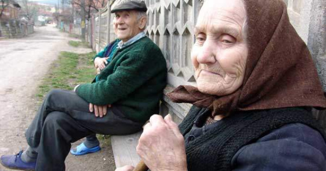 INS: Numarul pensionarilor, in scadere. Pensia medie a crescut