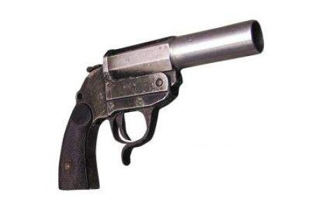 Patronul unei de case de schimb valutar a impuscat un client