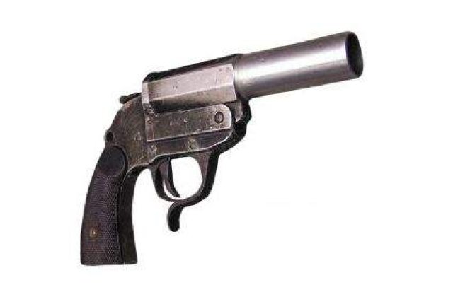 Patronul unei de case de schimb valutar a impuscat un client