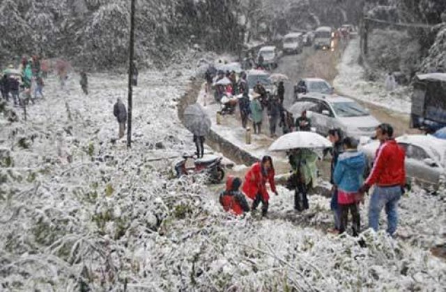 Ninsoare neobisnuita si ploi in sezonul uscat, in Vietnam
