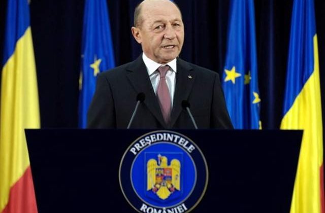 Basescu: Am promulgat bugetul. Acciza la carburant poate fi evitata complet