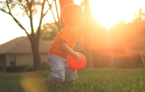 10 idei de activități de exterior pentru copii