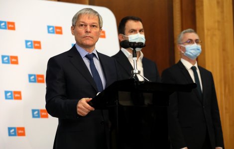 Cioloș: Suportăm partide care nu doresc reforme - cazul guvernării cu PNL; PSD aruncă firimituri societății