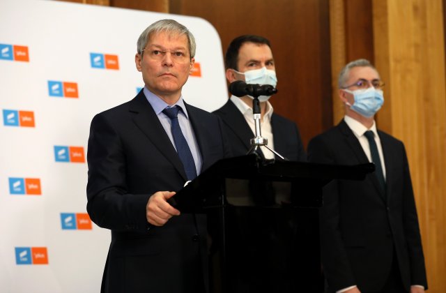 Cioloș: Suportăm partide care nu doresc reforme - cazul guvernării cu PNL; PSD aruncă firimituri societății