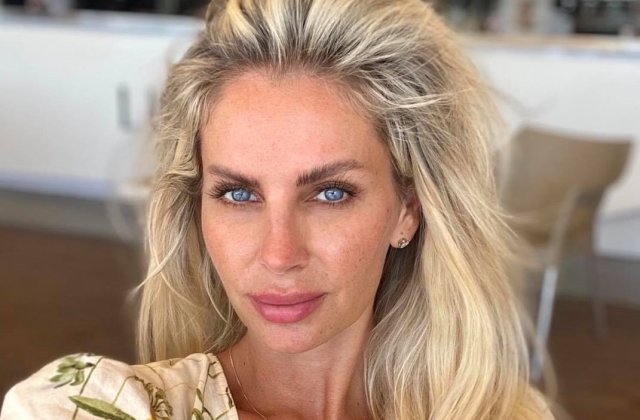 Andreea Bănică, momente de coșmar la &icirc;ntoarcerea din vacanță: &bdquo;Mai avea puțin și-mi băga m&acirc;na la sutien&rdquo;