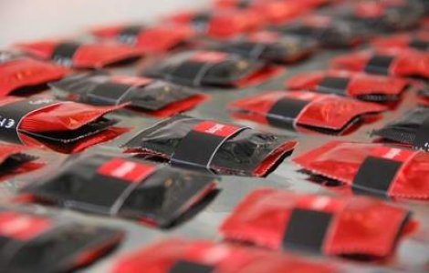 Indienii au nevoie de prezervative mai mici