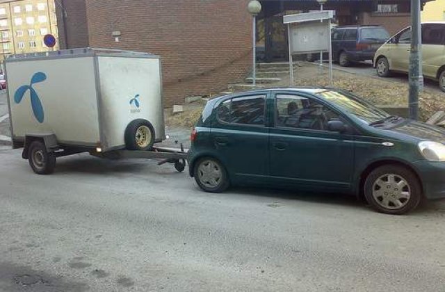 A furat o masina cu tot cu stapani