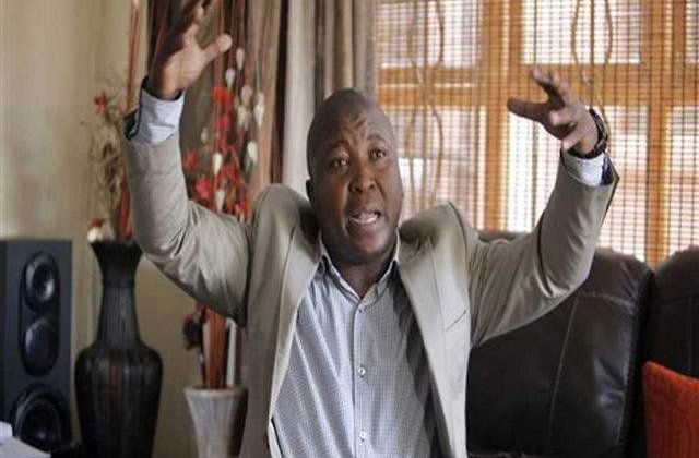 Interpretul in limbajul semnelor de la ceremonia lui Mandela, internat la psihiatrie