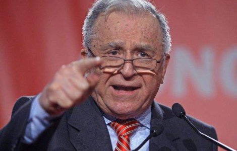 Iliescu, unui revolutionar: Ponta nu e analfabetul Guvernului