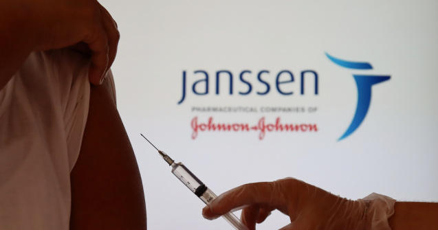 Românii vaccinați cu serul Johnson&Johnson, începând de luni, pot face rapelul