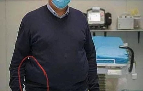 Ce spune Arafat despre pozele cu pistolul de la brâu: „Nu am permis port armă”